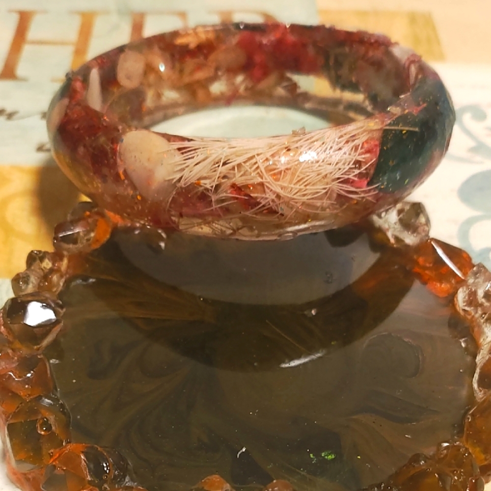 Handcrafted Resin Bangle with Red and Brown Accents